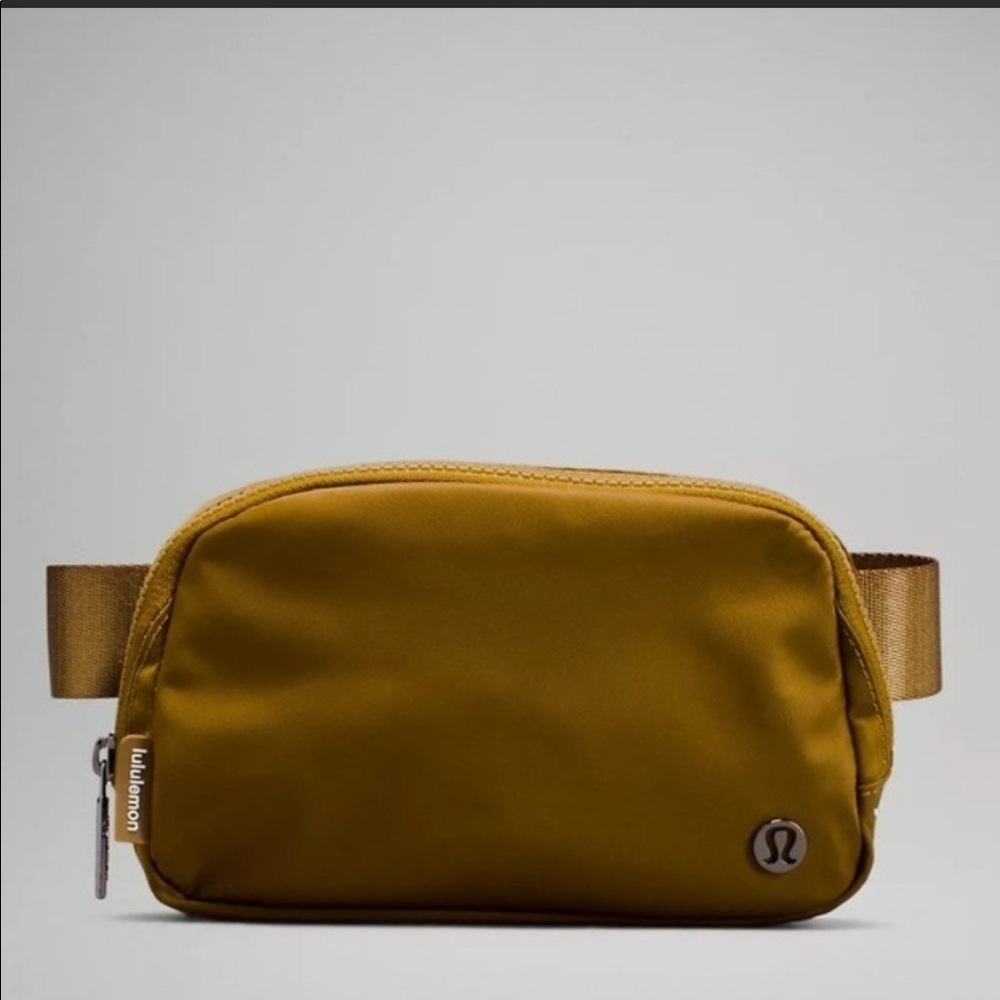 NWT Lululemon Everywhere Belt Bag - Burnt Caramel